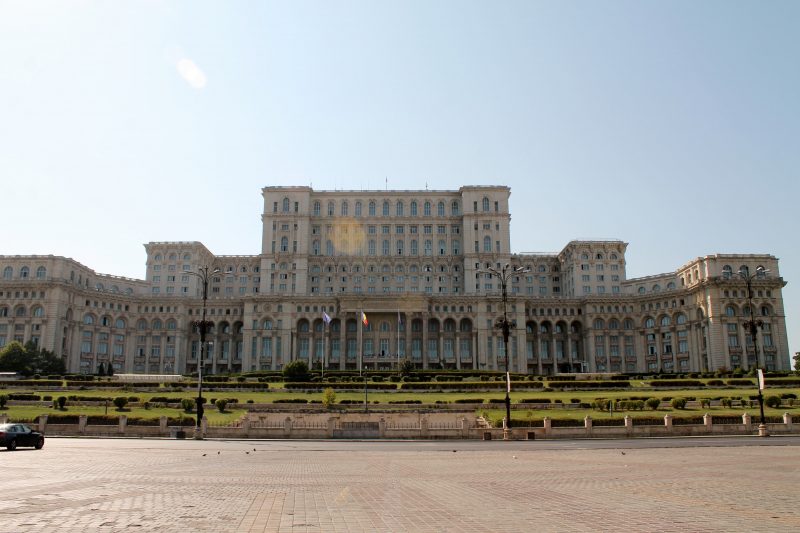 Vista do Palácio do Parlamento, em Bucareste